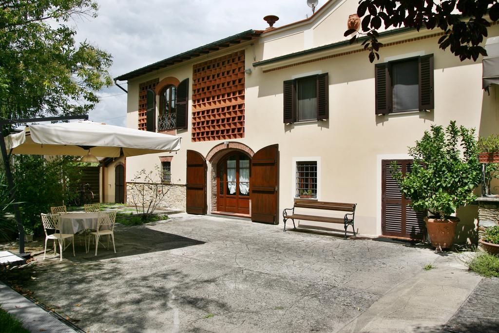 Villa Camilla - Wide - Exclusive Pool Lucca Room photo