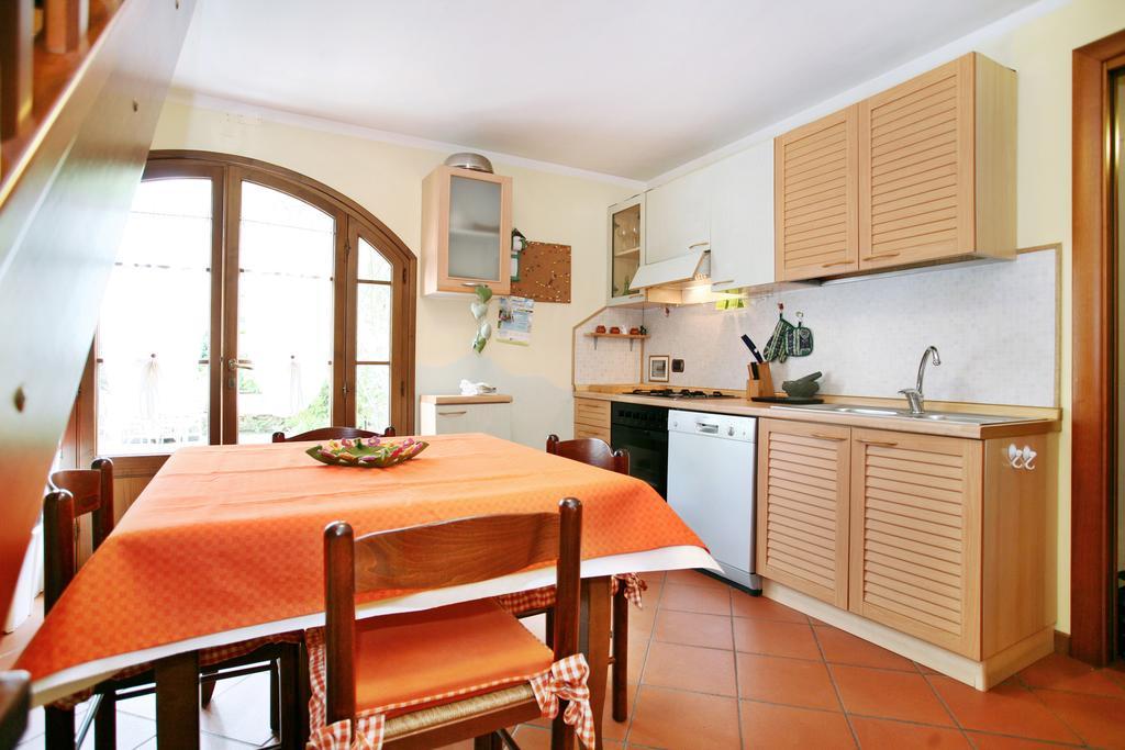 Villa Camilla - Wide - Exclusive Pool Lucca Room photo