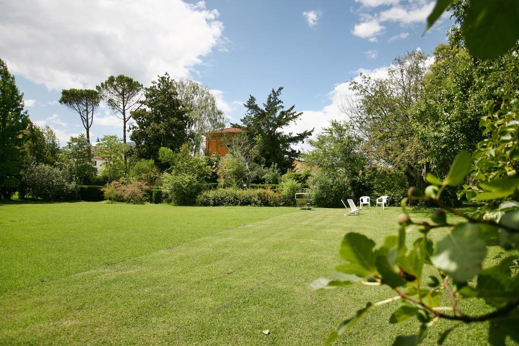 Villa Camilla - Wide - Exclusive Pool Lucca Room photo