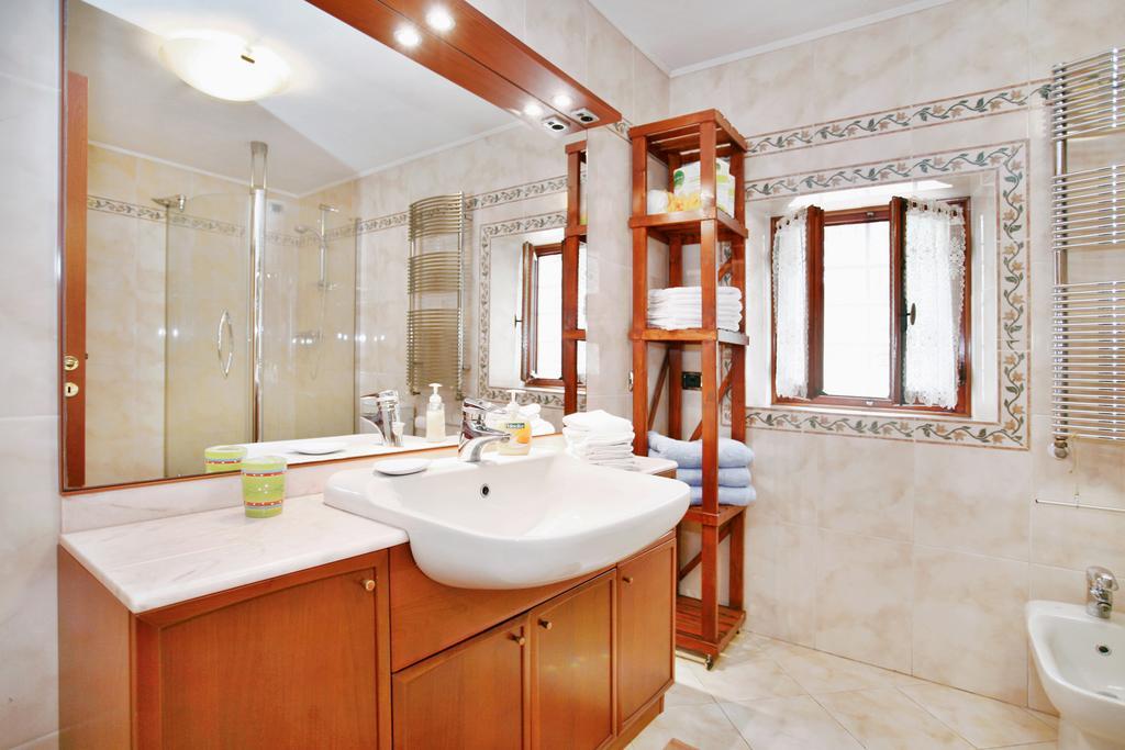 Villa Camilla - Wide - Exclusive Pool Lucca Room photo